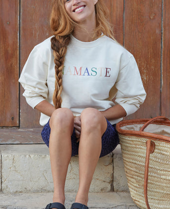 Yoga Boxy Sweater Namaste Bio Baumwolle Philia - weiß | color:weiß | yoga damen boxy sweatshirt namaste philia | bio baumwolle | sweatshirt namaste stick | yoga damen pullover nachhaltig
