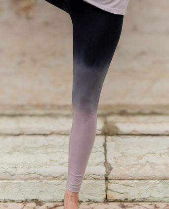 Yoga Soft Leggings Ombré Bio Baumwolle Luna - grau | color:grau | yoga damen soft leggings ombré | bio baumwolle | leggings ombré frabverlauf | yoga damen leggings nachhaltig