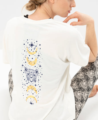 Yoga Boxy T-Shirt Moonlight Bio Baumwolle Tencel™ Sora - weiß | color:weiß | yoga damen boxy t-shirt sora | bio baumwolle tencel | t-shirt moonlight leo moon | yoga damen t-shirt nachhaltig