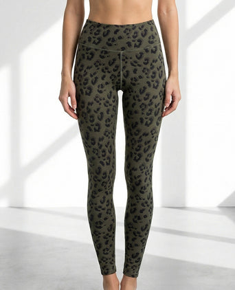 Yoga Soft Leggings Leo Bio Baumwolle Luna - grün | color:grün | yoga damen soft leggings leo luna | bio baumwolle | yoga leggins leo | yoga damen leggins nachhaltig