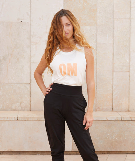 Yoga Basic Lounge Pants Bio Baumwolle Heli - schwarz | color:schwarz | yoga damen basic lounge pants heli | bio baumwolle | yoga hose basic | yoga damen lounge pants nachhaltig