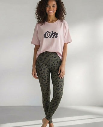 Yoga Boxy T-Shirt OM Bio Baumwolle Tencel™ Sora - rosa | color:rosa | yoga damen boxy shirt sora | bio baumwolle tencel | yoga shirt om | yoga damen t-shirt nachhaltig