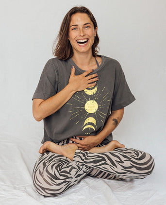 Boxy T-Shirt ReConnect by Sinah Diepold - Kale & Cake - grau | color:grau |yoga t-shirt sinah diepold kale&cake |t-shirt mond sonne