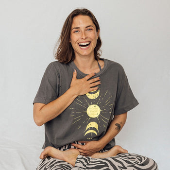 Boxy T-Shirt ReConnect by Sinah Diepold - Kale & Cake - gray | color:grau |yoga t-shirt sinah diepold kale&cake |t-shirt mond sonne