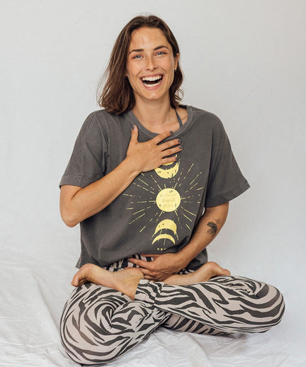 Boxy T-Shirt ReConnect by Sinah Diepold - Kale & Cake - gray | color:grau |yoga t-shirt sinah diepold kale&cake |t-shirt mond sonne