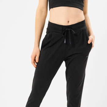| color:schwarz | yoga damen basic harem pants hanna | bio baumwolle | yoga hose basic | yoga damen harem pants nachhaltig